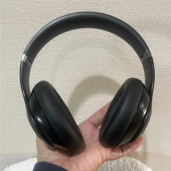 Beats by Dr. Dre Beats Studio Pro Wireless Noise Cancelling Black - Picture 4 of 7